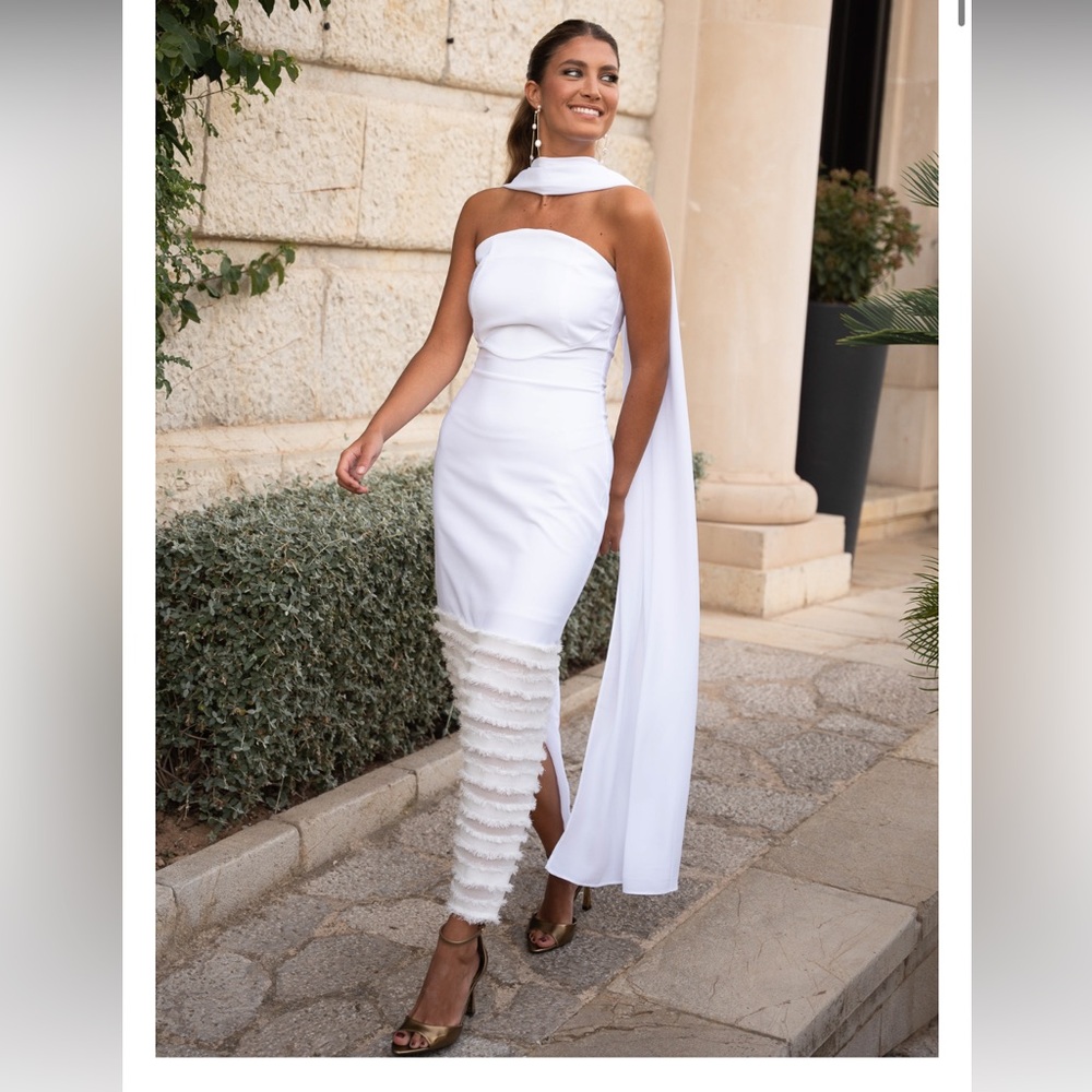 Bridal event dress from Spain! Size medium never worn tags still on!
